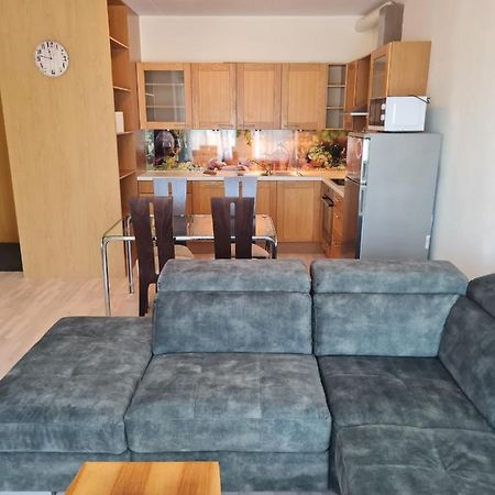 Cozy One Bedroom Apartment In City Center Tallinn Ngoại thất bức ảnh